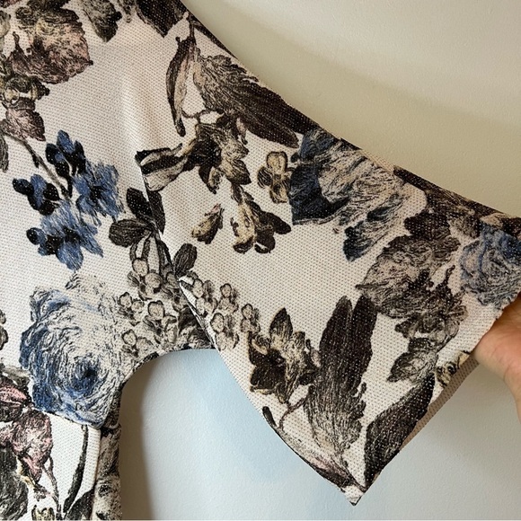 BKE metallic wrap floral kimono style Top short sleeve Sz L Boho Flowy Romantic - Picture 12 of 12